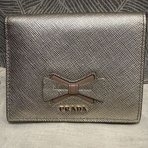 🎀Prada Metallic Gold Wallet with Bow Detail